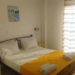 Raymondos Apartment
